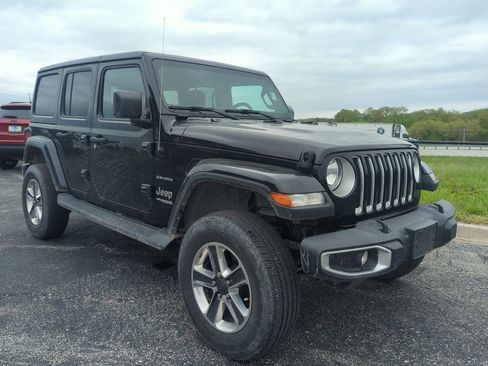 Used 2021 Jeep Wrangler Unlimited Sahara w/ Uconnect 4C Nav & Sound Group AWD/4WD image 4