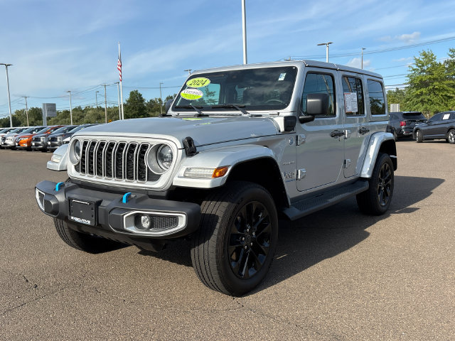Used 2024 Jeep Wrangler Unlimited Sahara w/ Safety Group AWD/4WD image 5