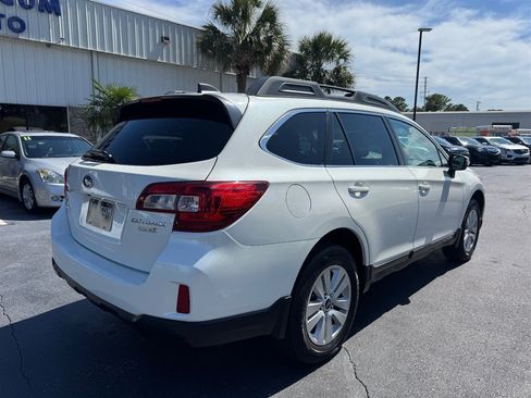 Used 2017 Subaru Outback 2.5i Premium AWD/4WD image 8