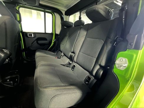 New 2025 Jeep Gladiator Sport image 18