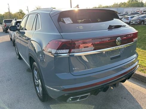 Used 2024 Volkswagen Atlas Cross Sport SEL R-Line AWD/4WD image 4