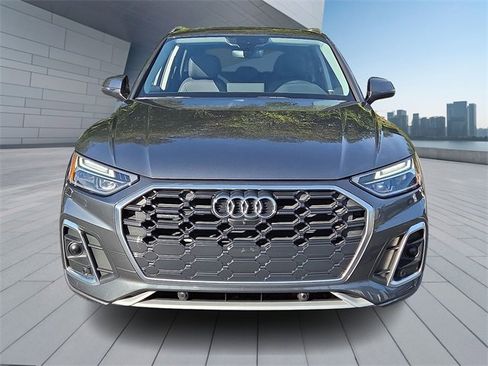 Certified 2023 Audi Q5 2.0T Premium Plus w/ Premium Plus Package image 2