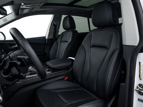 Certified 2023 Audi Q8 Premium Plus w/ Premium Plus Package AWD/4WD image 17