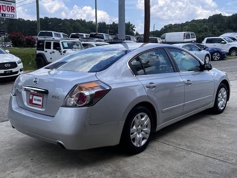 Used 2011 Nissan Altima 2.5 S FWD image 6