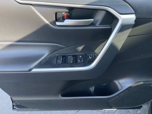 Used 2025 Toyota RAV4 XLE FWD image 20