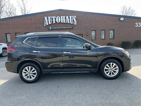 Used 2020 Nissan Rogue SV image 8