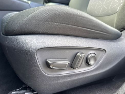 Used 2025 Toyota RAV4 XLE AWD/4WD image 14