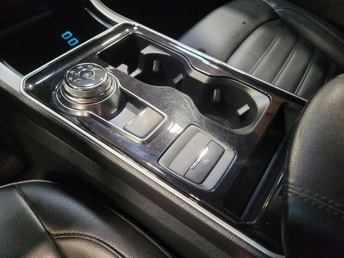 Used 2020 Ford Edge SEL FWD image 26