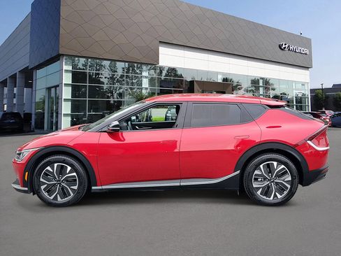 Used 2024 Kia EV6 Light RWD image 3