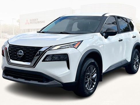 Used 2023 Nissan Rogue S image 1