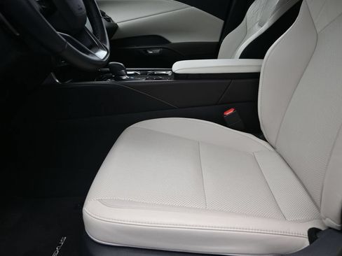 Used 2024 Lexus RX 350 FWD w/ Technology Package image 13