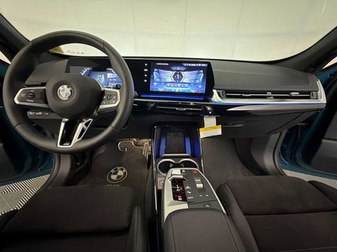 Used 2025 BMW X1 xDrive28i w/ M Sport Package image 16
