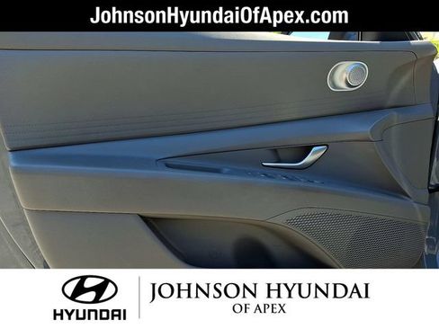 Used 2021 Hyundai Elantra SEL FWD image 17