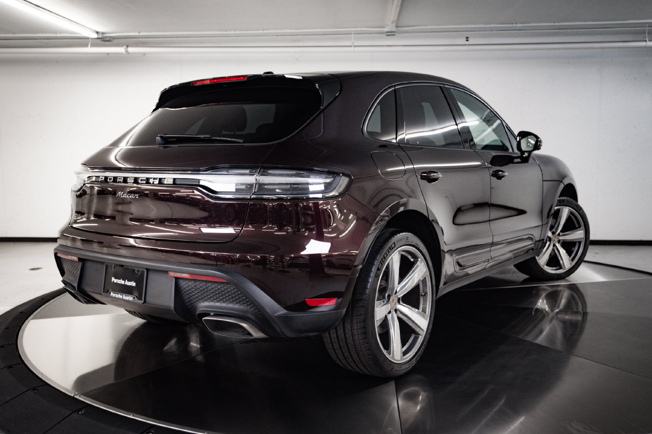 Certified 2026 Porsche Macan AWD/4WD image 7