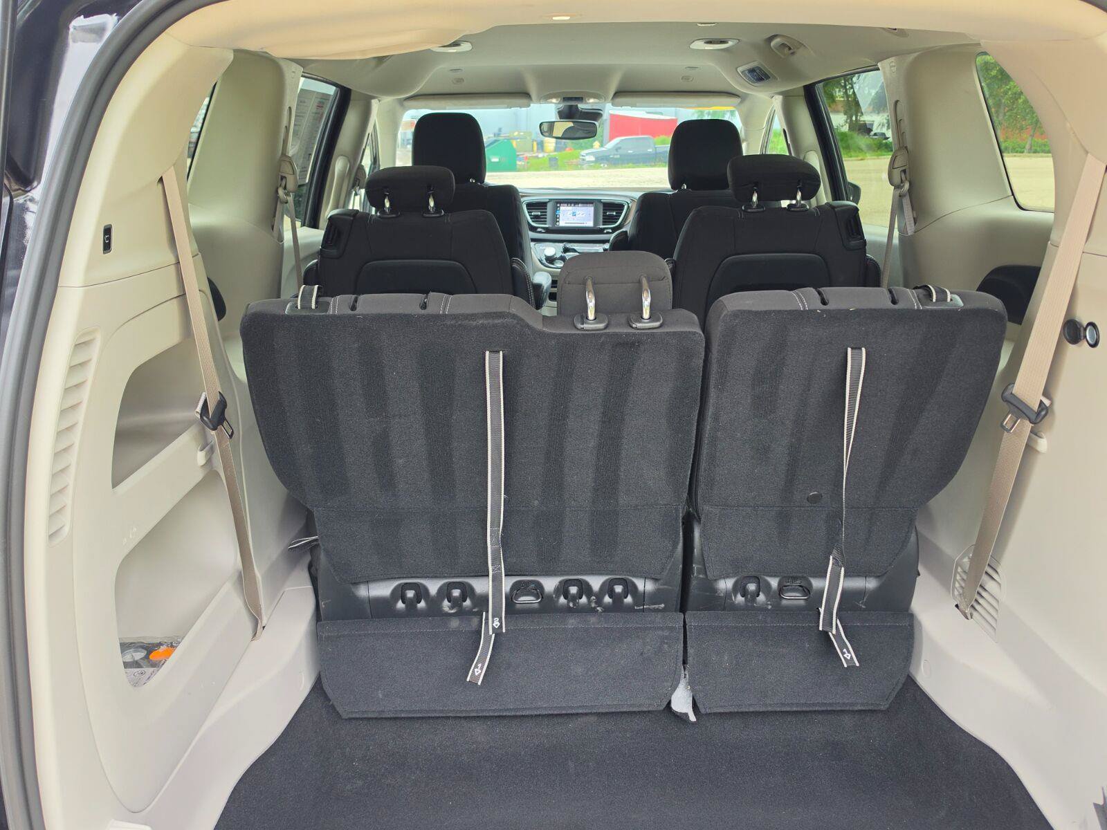 Used 2024 Chrysler Voyager LX FWD image 16