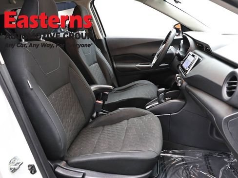 Used 2021 Nissan Kicks S image 24