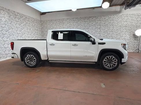 Used 2024 GMC Sierra 1500 Denali Ultimate AWD/4WD image 8