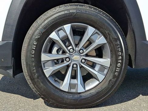Used 2026 Chevrolet Equinox LT FWD image 8