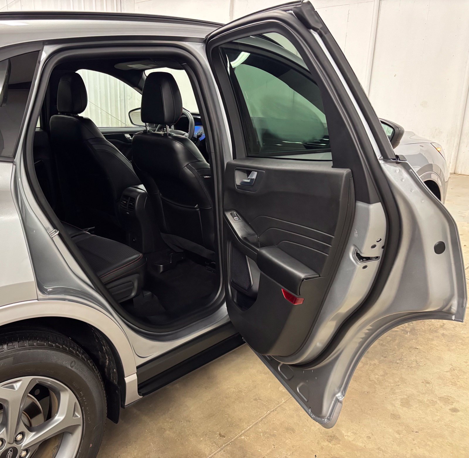 Used 2024 Ford Escape ST-Line w/ Tech Pack #1 FWD image 19