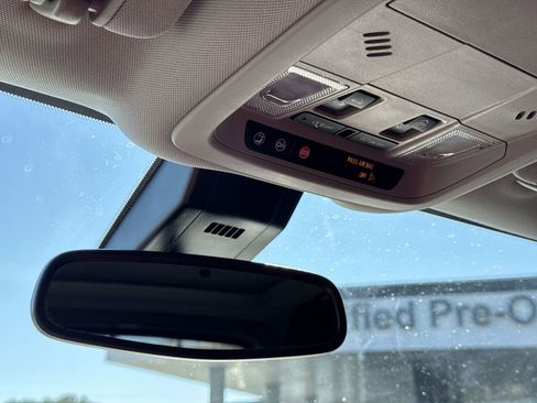 Used 2021 GMC Terrain SLE w/ Driver Convenience Package image 27