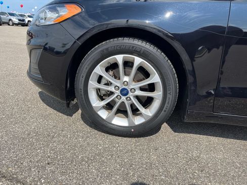 Used 2020 Ford Fusion SE FWD image 28