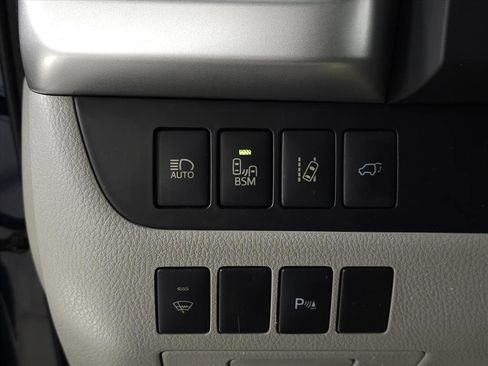 Used 2015 Toyota Highlander Limited image 28