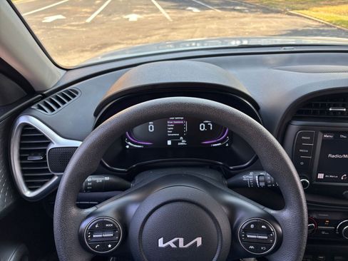 Used 2025 Kia Soul LX w/ LX Technology Package image 29