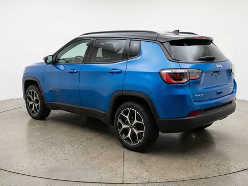 Used 2025 Jeep Compass Limited image 6