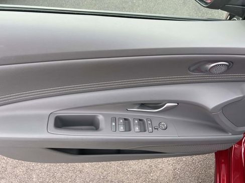 Used 2025 Hyundai Elantra SEL image 16