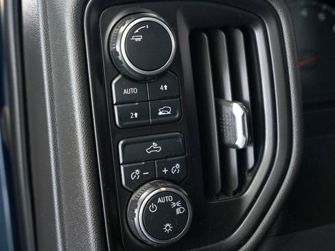 Used 2020 Chevrolet Silverado 1500 Custom w/ Custom Value Package AWD/4WD image 14