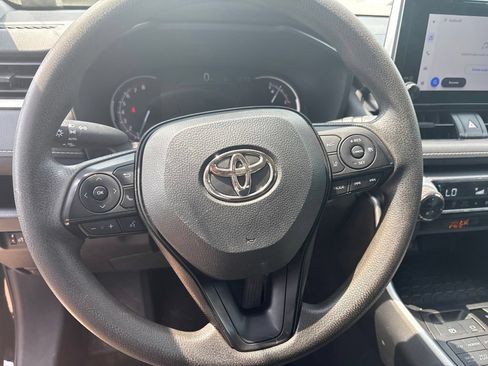 Used 2025 Toyota RAV4 XLE AWD/4WD image 16