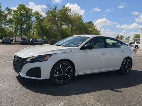 New 2026 Nissan Altima 2.5 SR w/ SR Premium Package FWD image 8
