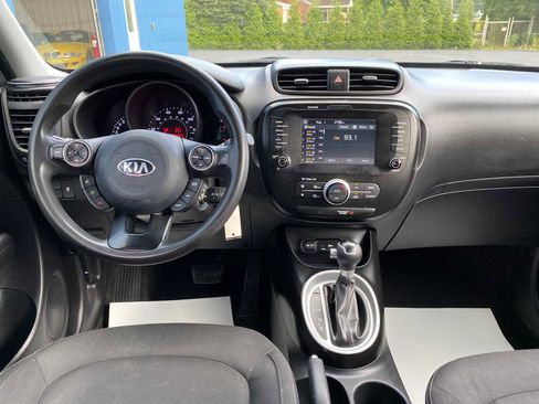 Used 2019 Kia Soul + image 8