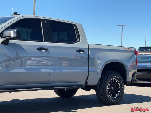 Used 2024 Chevrolet Silverado 1500 LT Trail Boss w/ LT Trail Boss Premium Package AWD/4WD image 8