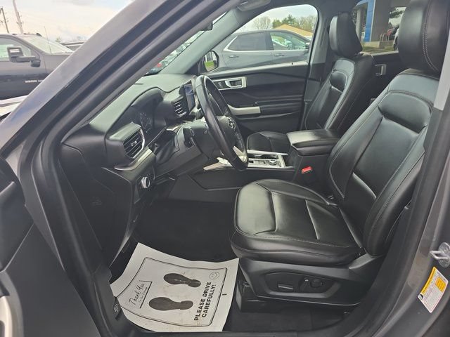 Used 2022 Ford Explorer XLT w/ Equipment Group 202A AWD/4WD image 24