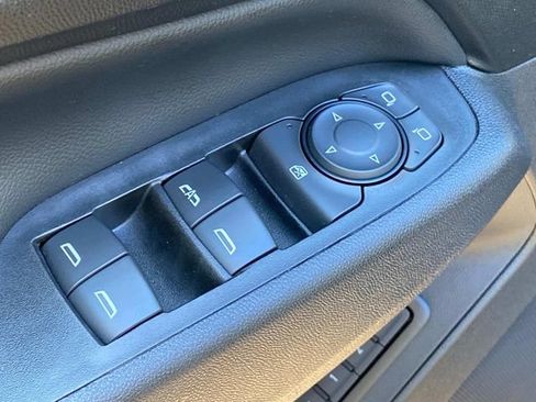 Used 2020 Chevrolet Equinox Premier FWD image 13
