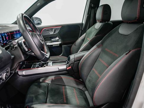 Used 2025 Mercedes-Benz GLB 250 image 16