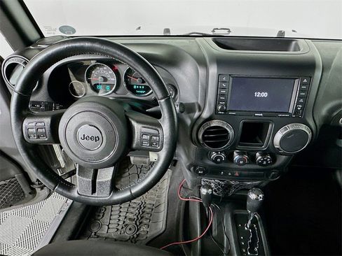 Used 2017 Jeep Wrangler Sport image 19