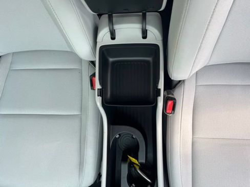 Used 2024 Hyundai Kona SE FWD image 11