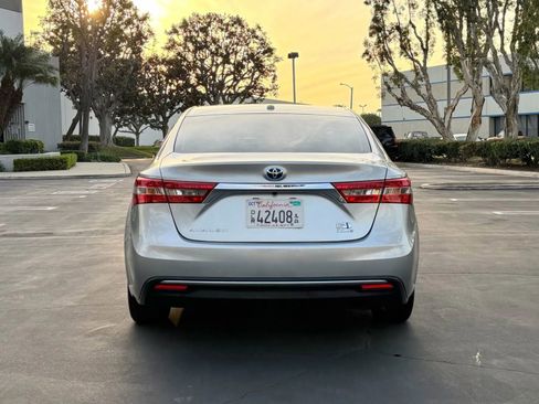 Used 2018 Toyota Avalon Limited image 4