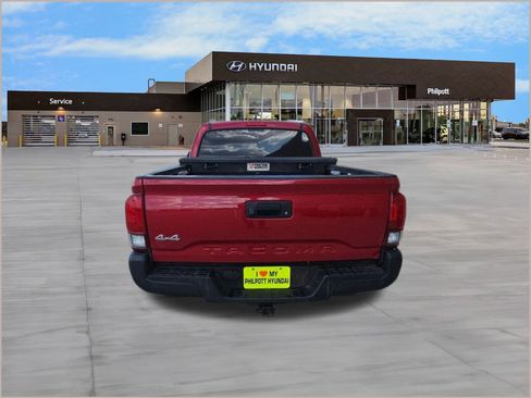 Used 2020 Toyota Tacoma SR image 9
