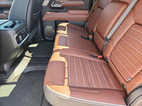 Used 2025 GMC Sierra 3500 Denali Ultimate image 13