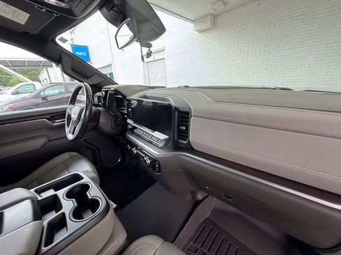 Used 2022 GMC Sierra 1500 SLT image 18