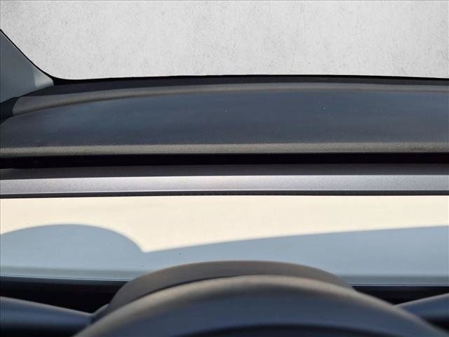 Used 2022 Tesla Model Y Performance AWD/4WD image 11