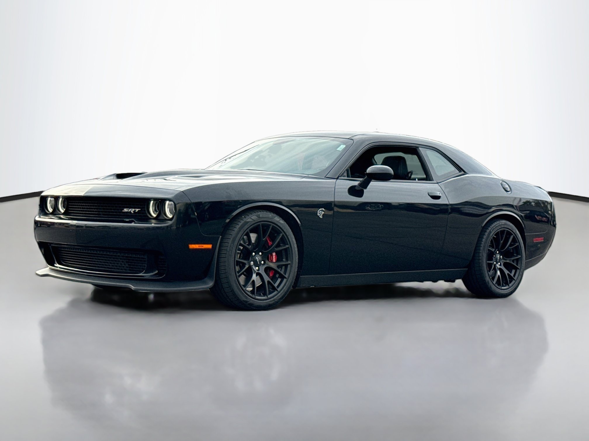 Used 2016 Dodge Challenger SRT Hellcat RWD image 3
