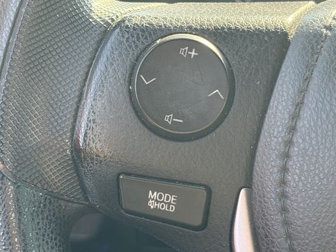 Used 2016 Toyota RAV4 LE FWD image 10