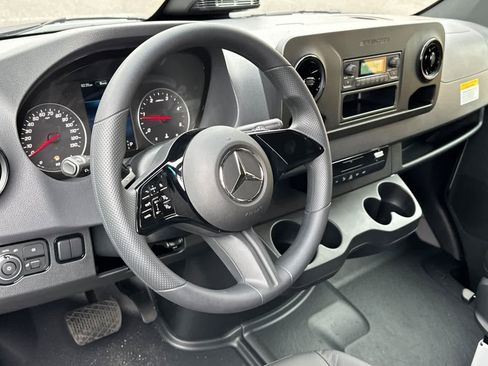 New 2025 Mercedes-Benz Sprinter 2500 image 10
