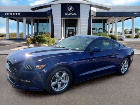 Used 2016 Ford Mustang Coupe RWD image 4