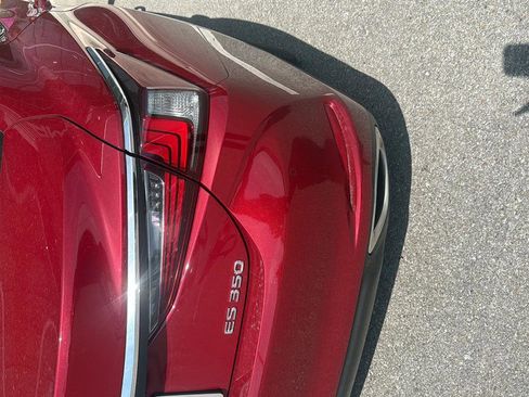 Used 2024 Lexus ES 350 w/ Technology Package FWD image 4