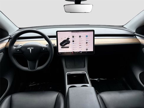 Used 2024 Tesla Model Y 2WD image 23